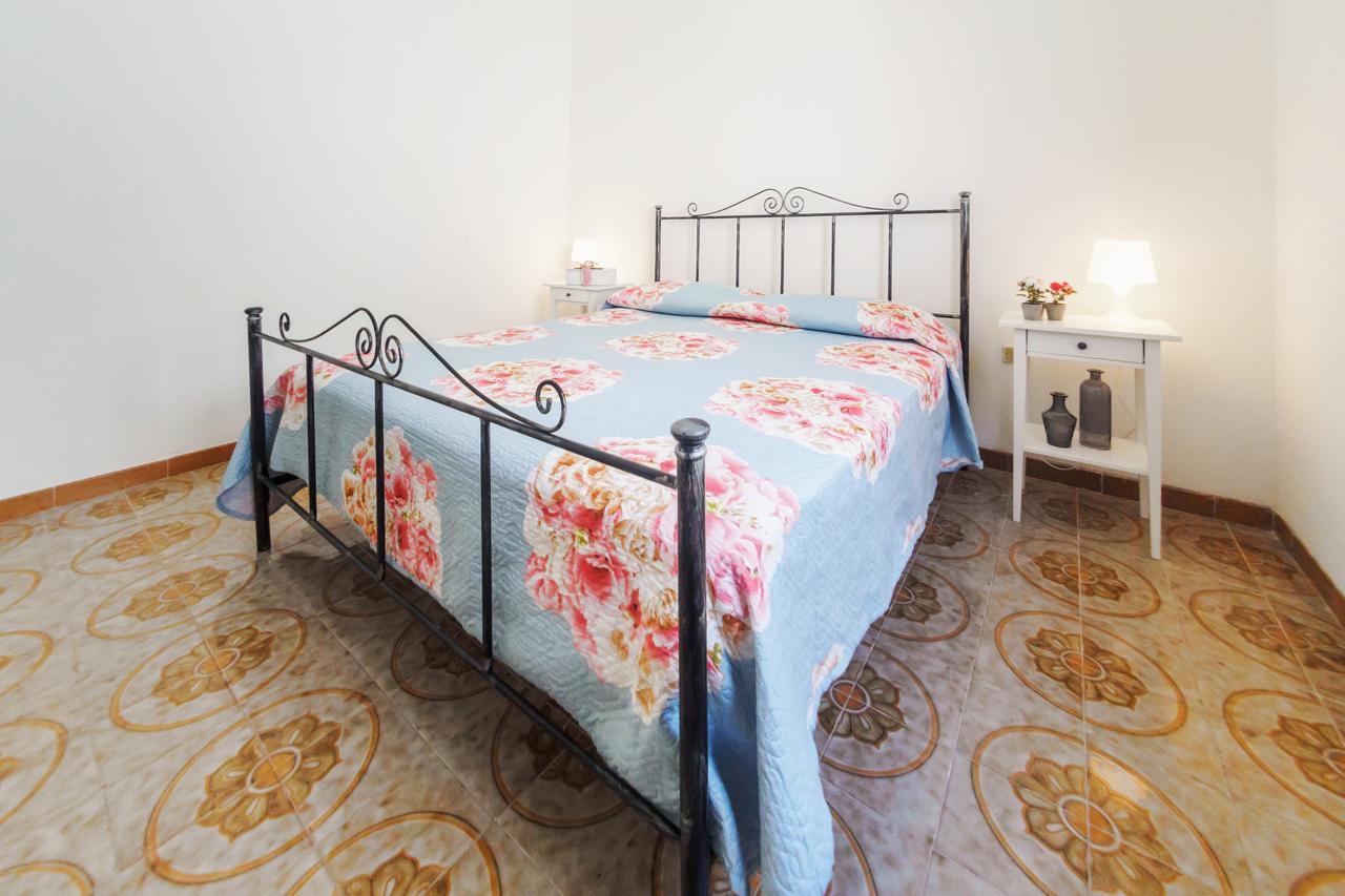 Villetta Martino Guest House Torre Chianca Esterno foto