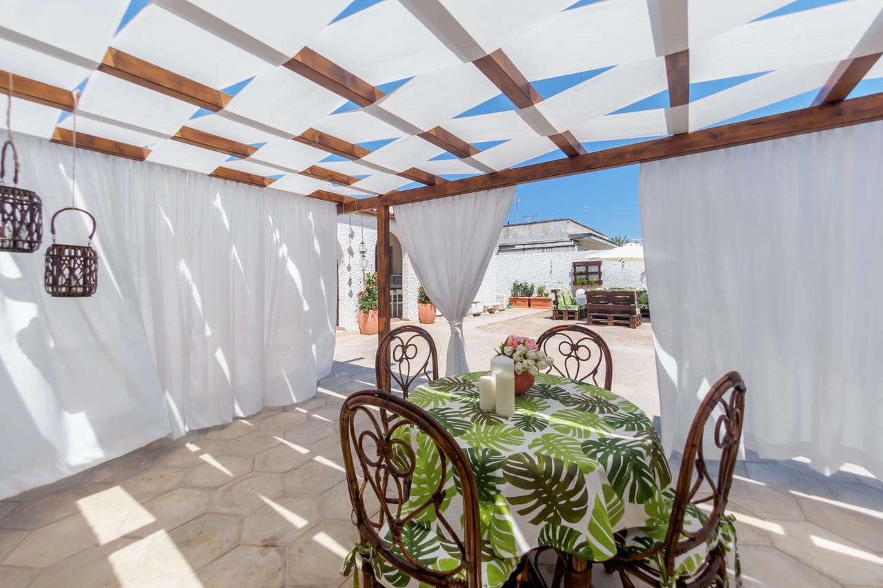 Villetta Martino Guest House Torre Chianca Esterno foto